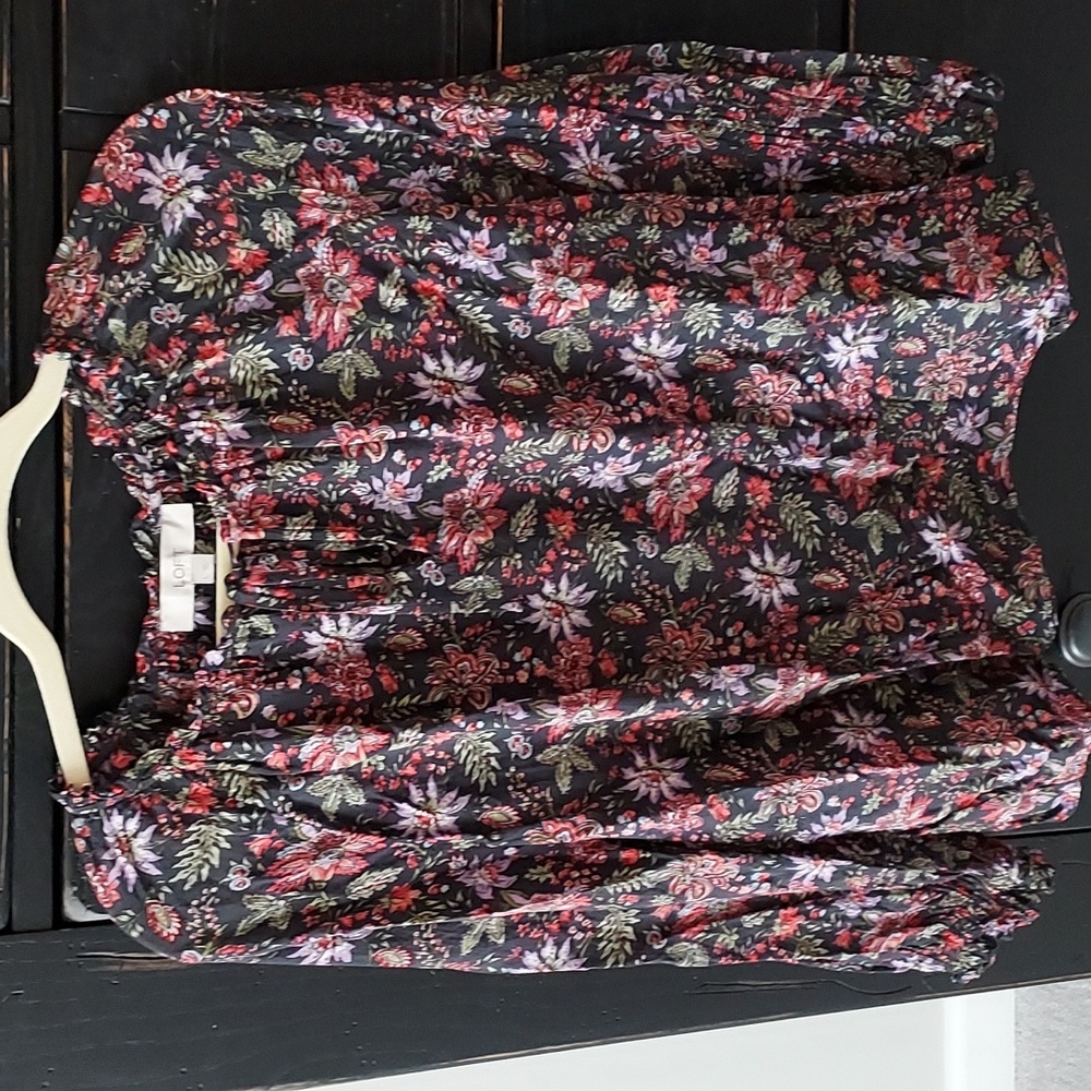 LOFT Gray Floral Blouse